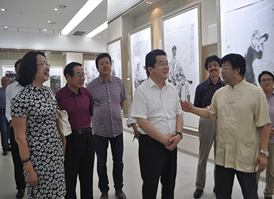 2017��5��27�գ����й�������ϵ�С�ɽ��ʡ�й�����ƷչѲ��չ������վ����չ��ȫ����ЭίԱ��ɽ���й���ѧ��᳤��ɽ����ԺԺ����ά�ˣ���ί��ί�������г������˳�ϯ��չ��ʽ���ι�չ����